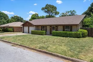 7409 Pinehurst Dr W, Fort Worth, TX 76134 - Photo 2