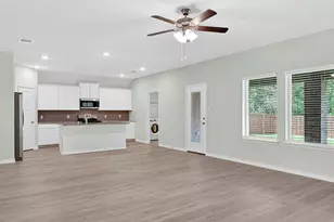 8409 Everly Dr, Garland, TX 75043 - Photo 10