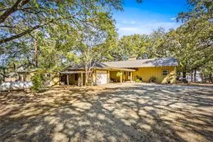 916 Kimbrough Rd, Azle, TX 76020 - Photo 4
