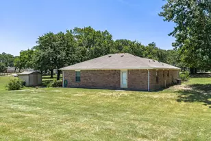 1100 Greg St, Azle, TX 76020 - Photo 30