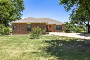 1100 Greg St, Azle, TX 76020 - Photo 6