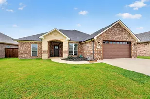 527 Limestone Cir, Mabank, TX 75147 - Photo 2
