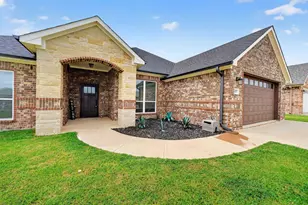 527 Limestone Cir, Mabank, TX 75147 - Photo 4