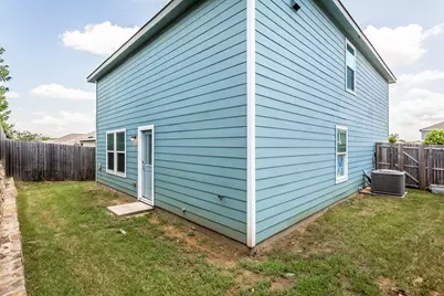 9213 Marilyn Place, Dallas, TX 75227 - Photo 26