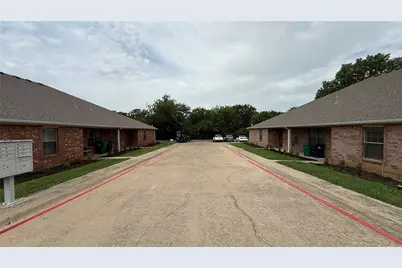 2335 N Elm Street, Denton, TX 76201 - Photo 18