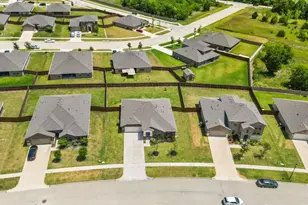 1338 Rolling Mdws Dr, Cedar Hill, TX 75104 - Photo 4