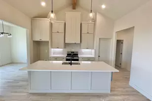 2004 Collin St, Weatherford, TX 76085 - Photo 10