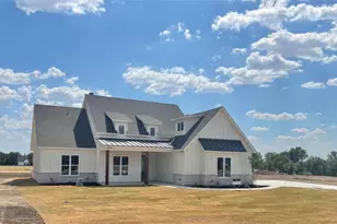 2004 Collin St, Weatherford, TX 76085 - Photo 4