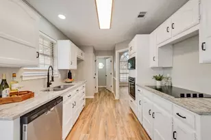 7400 Chapman Dr, North Richland Hills, TX 76182 - Photo 12