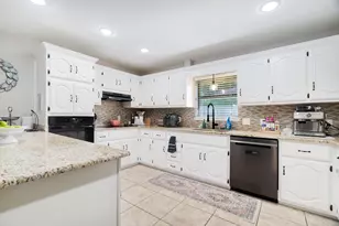 4030 Shannon Dr, Paris, TX 75462 - Photo 6