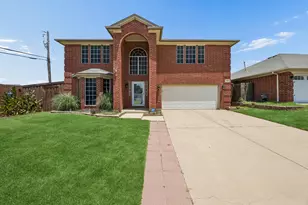 4217 Bent Oaks Dr, Arlington, TX 76001 - Photo 2