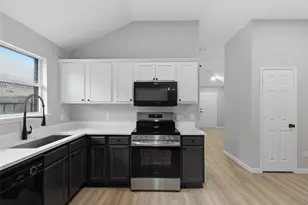 2051 Sunny Side Dr, Little Elm, TX 75068 - Photo 18