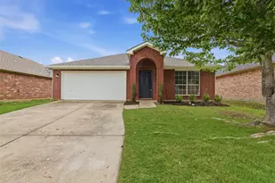 2051 Sunny Side Dr, Little Elm, TX 75068 - Photo 2