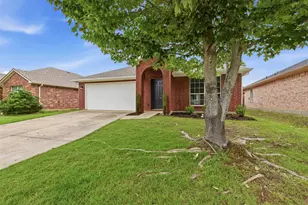 2051 Sunny Side Dr, Little Elm, TX 75068 - Photo 4