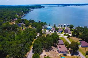 307 Coral Reef St, Gun Barrel City, TX 75156 - Photo 6
