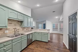 2709 Mountain Lion Dr, Fort Worth, TX 76244 - Photo 8