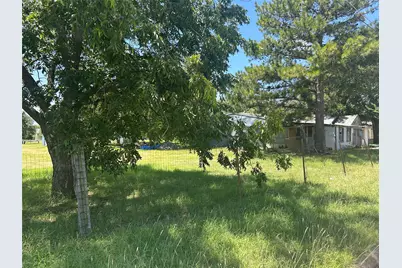 209, 203 W Church Street, Olney, TX 76374 - Photo 2