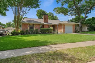 849 Berkinshire Dr, Dallas, TX 75218 - Photo 2
