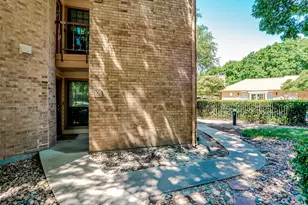 16301 Ledgemont Ln, Addison, TX 75001 - Photo 18