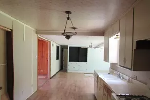 717 Tulane St, Beverly Hills, TX 76711 - Photo 8