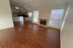 334 Touchdown Dr, Irving, TX 75063 - Photo 28