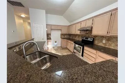 334 Touchdown Drive, Irving, TX 75063 - Photo 14