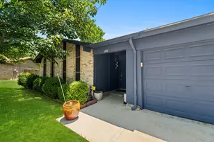 202 Fleetwood Ct, Arlington, TX 76014 - Photo 2