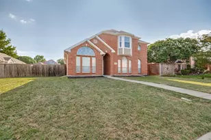 305 Boulder Creek Dr, DeSoto, TX 75115 - Photo 2