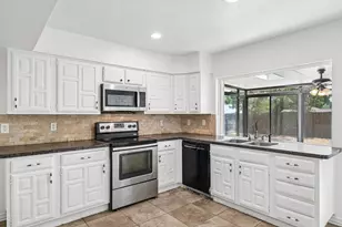 4010 Rushview Dr, Arlington, TX 76016 - Photo 2