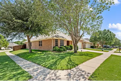 2401 Castle Creek Drive, Little Elm, TX 75068 - Photo 4