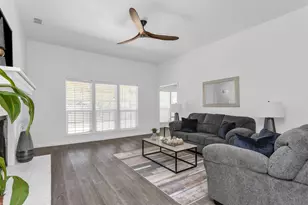 2506 McKensie Ln, Grand Prairie, TX 75052 - Photo 6