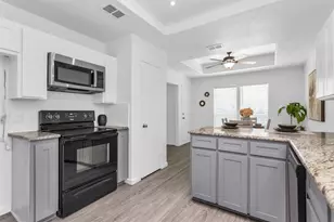 2506 McKensie Ln, Grand Prairie, TX 75052 - Photo 10