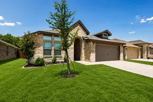 9916 Mescalbean Blvd, Fort Worth, TX 76036 - Photo 2