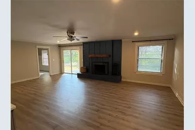 520 Crestwood Drive, Granbury, TX 76048 - Photo 6