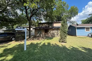 910 NE 31st, Grand Prairie, TX 75050 - Photo 2