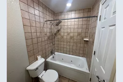 910 NE 31st, Grand Prairie, TX 75050 - Photo 26