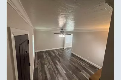 910 NE 31st, Grand Prairie, TX 75050 - Photo 6