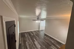 910 NE 31st, Grand Prairie, TX 75050 - Photo 6