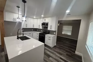910 NE 31st, Grand Prairie, TX 75050 - Photo 8