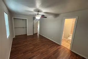 910 NE 31st, Grand Prairie, TX 75050 - Photo 24