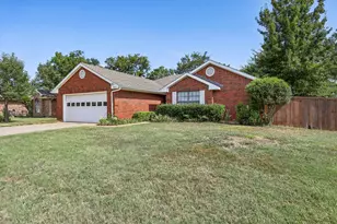 3211 Brookview Dr, Corinth, TX 76210 - Photo 2