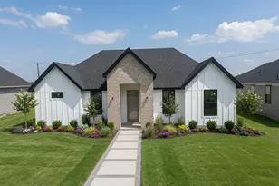 1636 Wintergreen Rd, Lancaster, TX 75134 - Photo 1