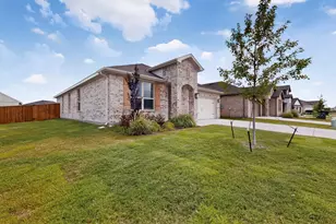 114 Drovers Dr, Cleburne, TX 76031 - Photo 2