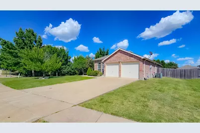 303 Chinaberry Trail, Forney, TX 75126 - Photo 2
