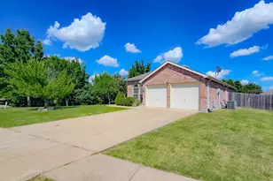 303 Chinaberry Trail, Forney, TX 75126 - Photo 2