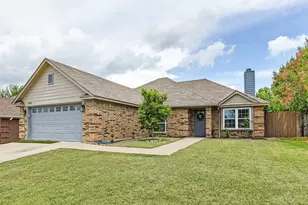 5957 Sundown Dr, Watauga, TX 76148 - Photo 2