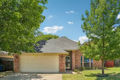 229 S Lakeview Drive, Lake Dallas, TX 75065 - Photo 1