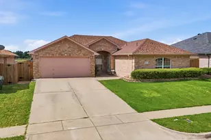 1912 Lennox Ln, Arlington, TX 76018 - Photo 2