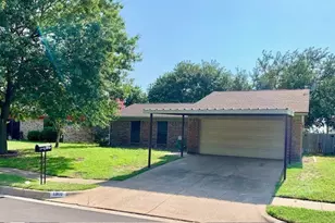 1301 N Knowles Dr, Saginaw, TX 76179 - Photo 1