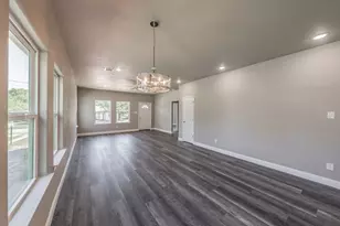 708 Elba St, Bowie, TX 76230 - Photo 6